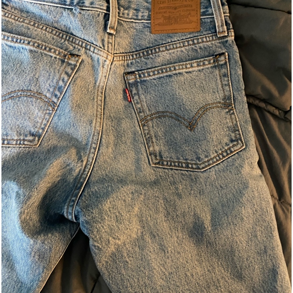 LEVIS SHORTS - Picture 2 of 6